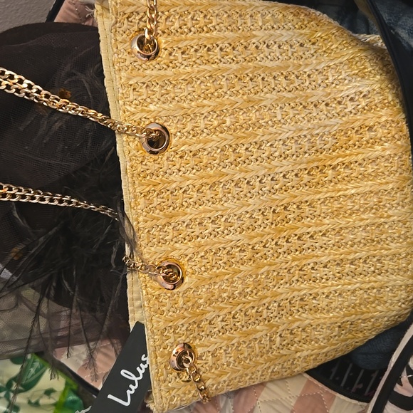 Lulu's Beige Woven Tote with Gold Chains - Picture 10 of 13